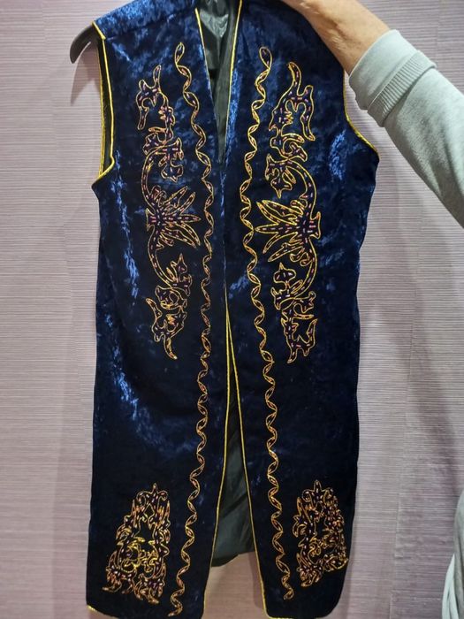 Продам платья новые