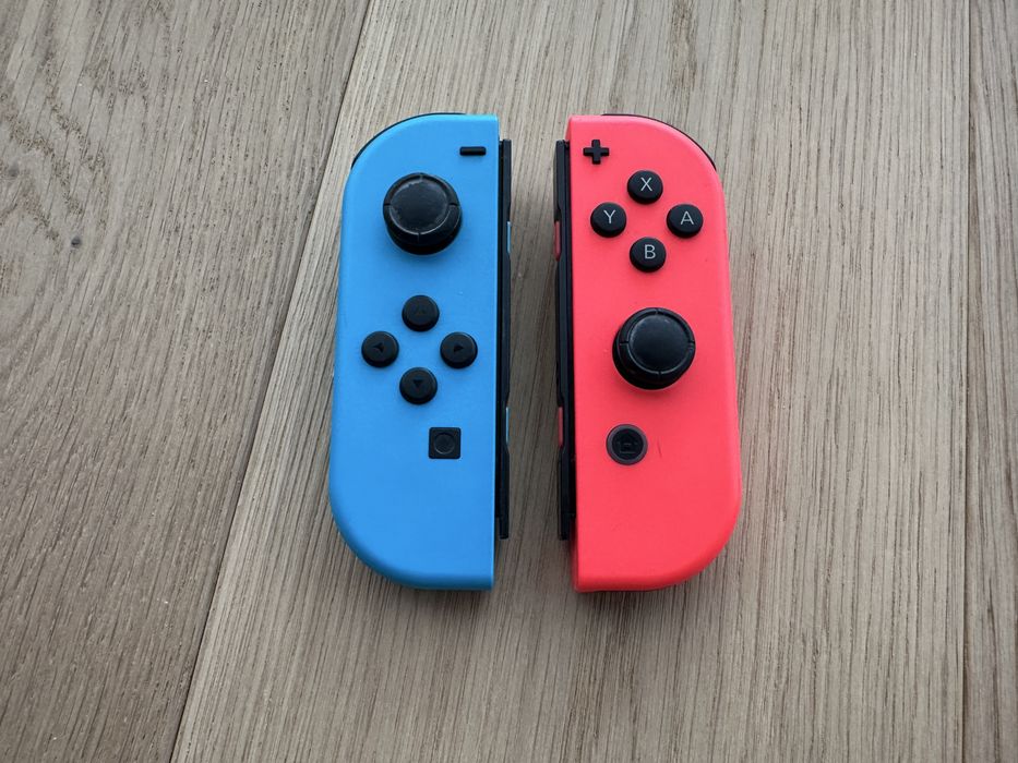 Consola Nintendo Switch OLED cu accesorii