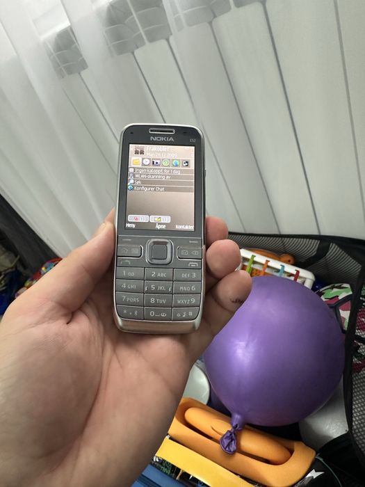 Vand telefon Nokia E52
