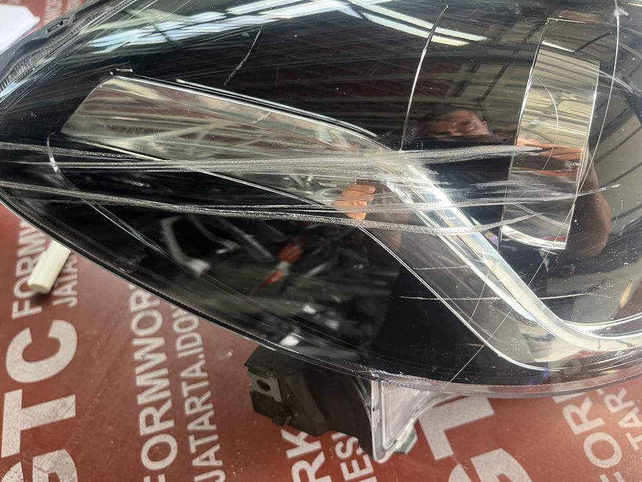 3 броя десен и 2 брой ляв фар Suzuki SX4 S Cross 2013-