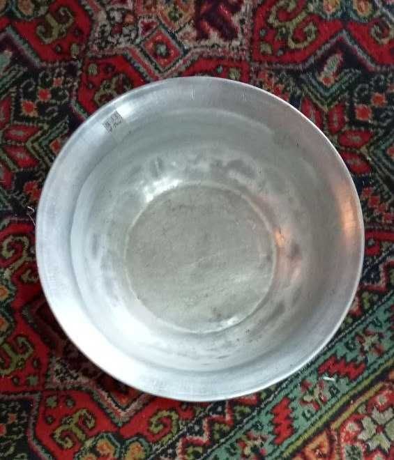 Продам . Два советских алюминиевых таза.