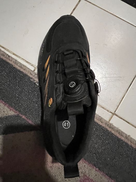 Работни обувки с бомбе