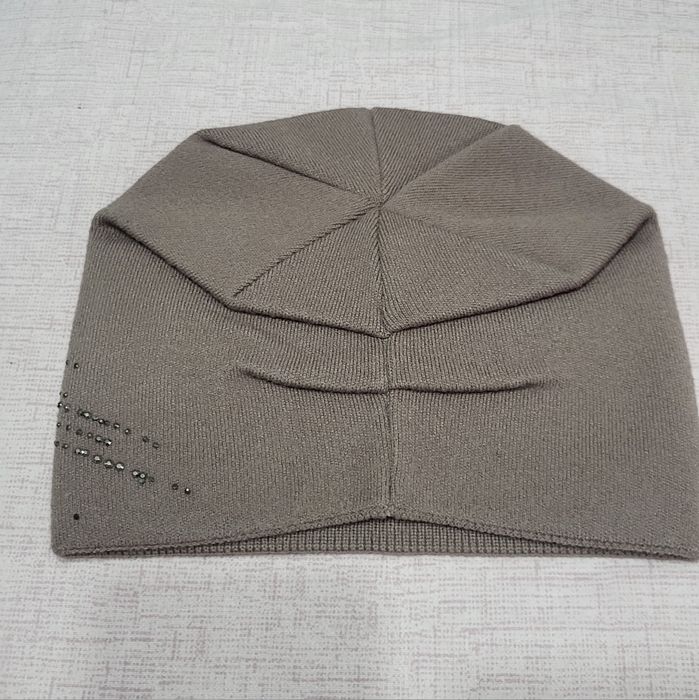 Отдам женскую шапку