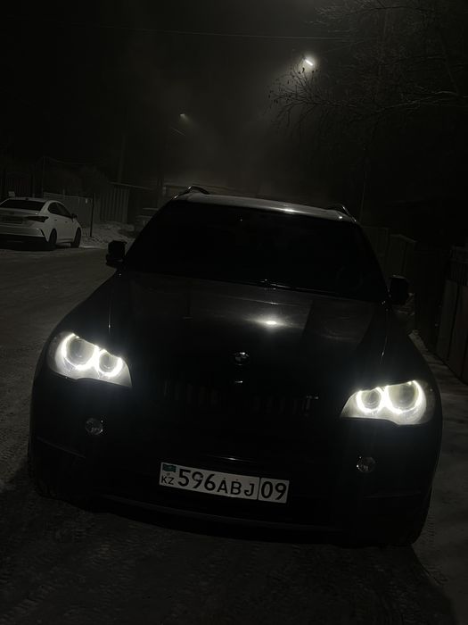 BMW е70 x5 2011 год