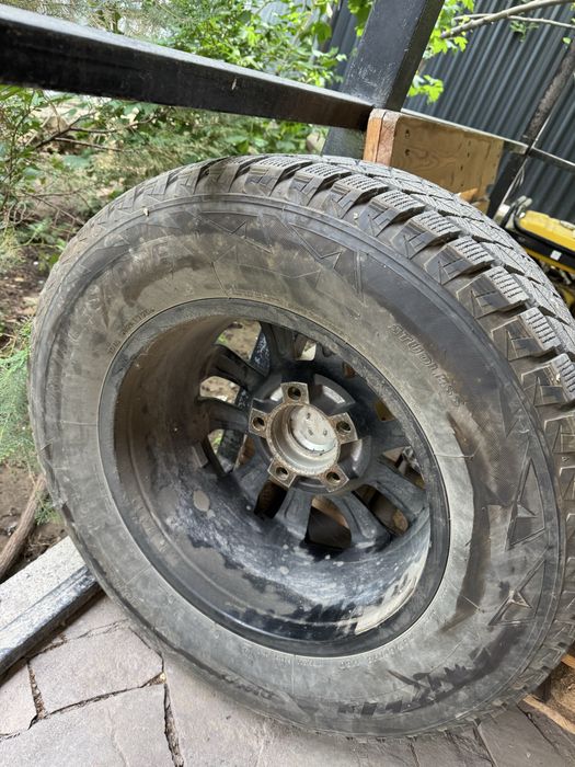 Bridgestone 285/60/18r