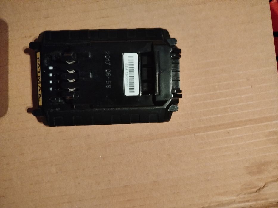 Stanley acumulator 18v 2ah