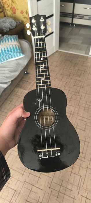 укулеле в хорошем состоянии