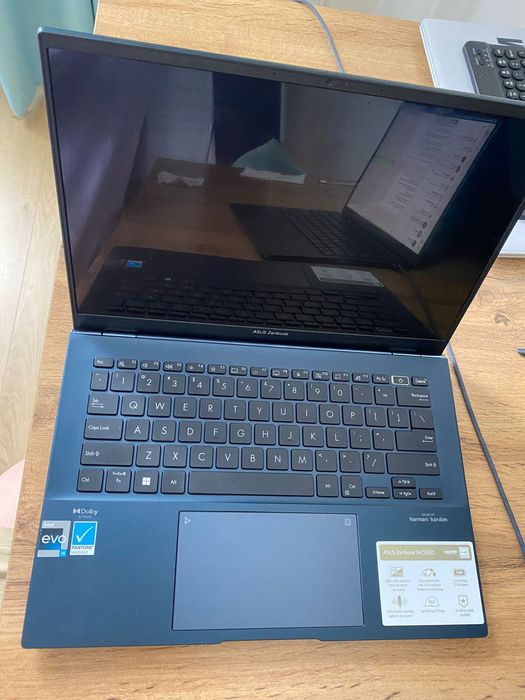 Ноутбук ASUS Zenbook EVO