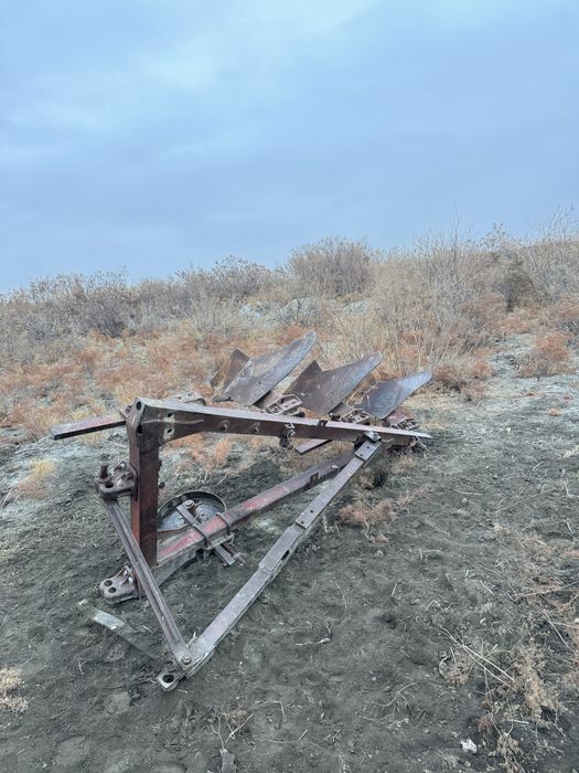 Трактор ДТ-75 соха лопатка