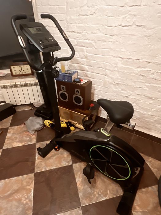 Велотренажер почти новый