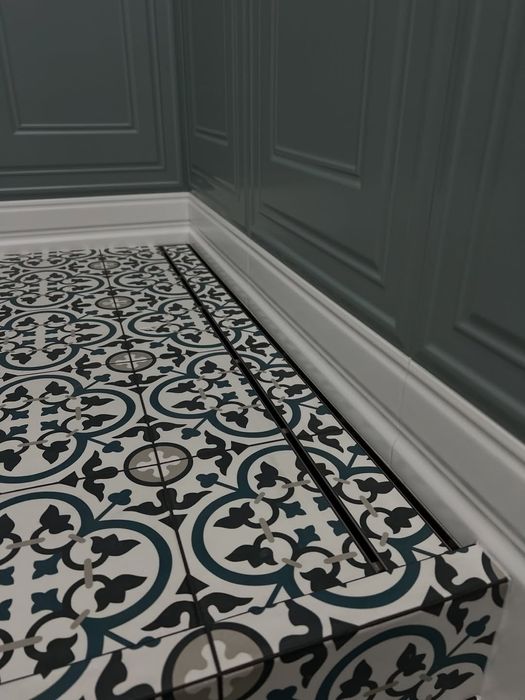 Плиточник, кафельщик.