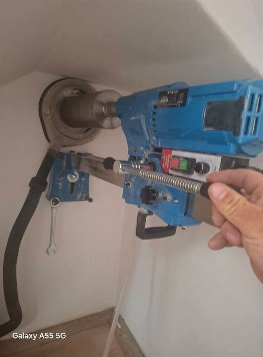 Servicii carotre (găurire)