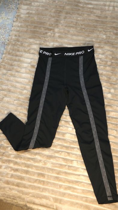 Оригинален черен клин Nike – размер S