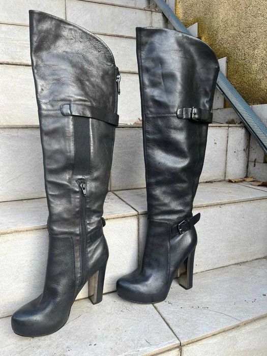 vand cizme din piele naturala, pentru femei - noi. marca -guess,