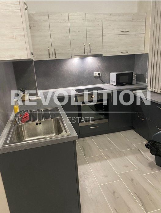 Дава се под наем Тристаен апартамент в Варна, Бриз - 80 кв.м за 598.23 € - Снимка #1