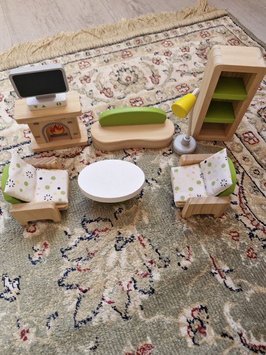 Къща за кукли с обзавеждане