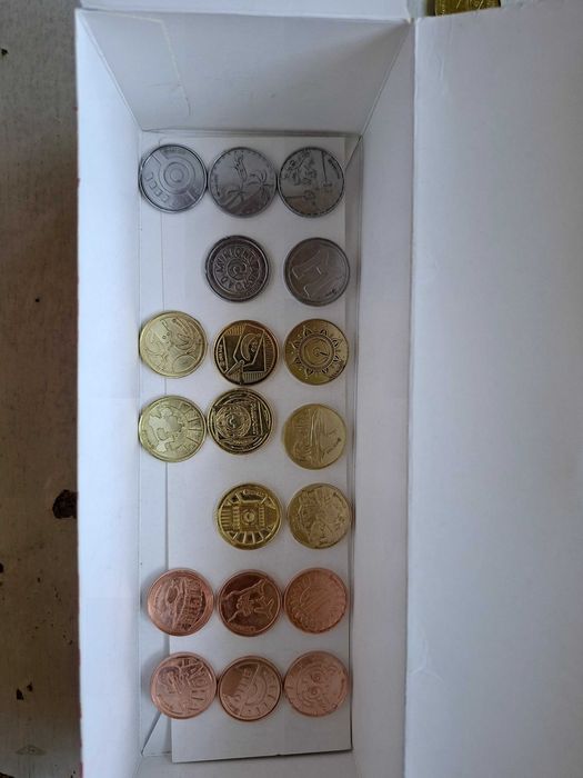 Monezi MINIONI Carrefour (vand sau SCHIMB)