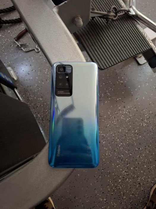 Продавам Redmi 10 като нив