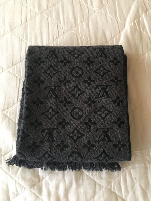 Louis Vuitton вълнен двулицев шал