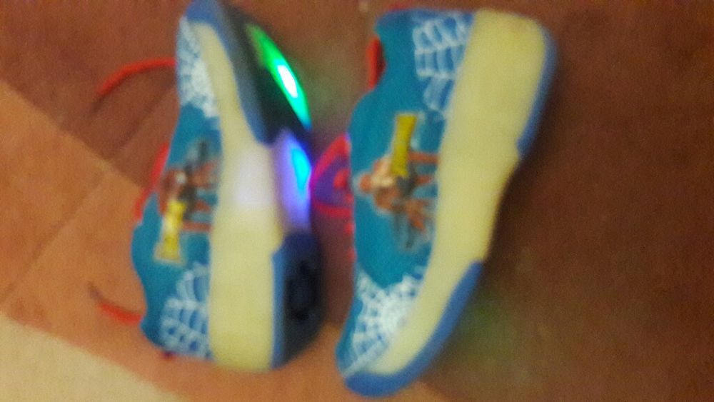 Кроссовки-ролики