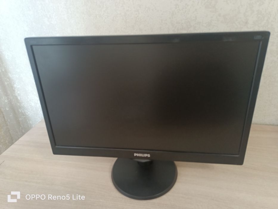 Продам LED монитор Philips