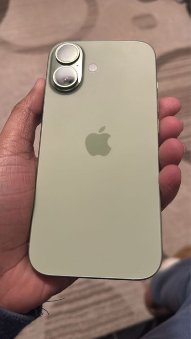 iPhone 17 pro max pentru recarosare