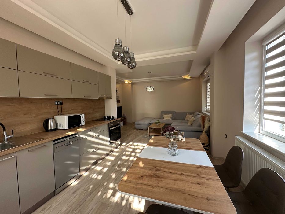 Дава се под наем Тристаен апартамент в Стара Загора, Център - 90 кв.м за 510 € - Снимка #3