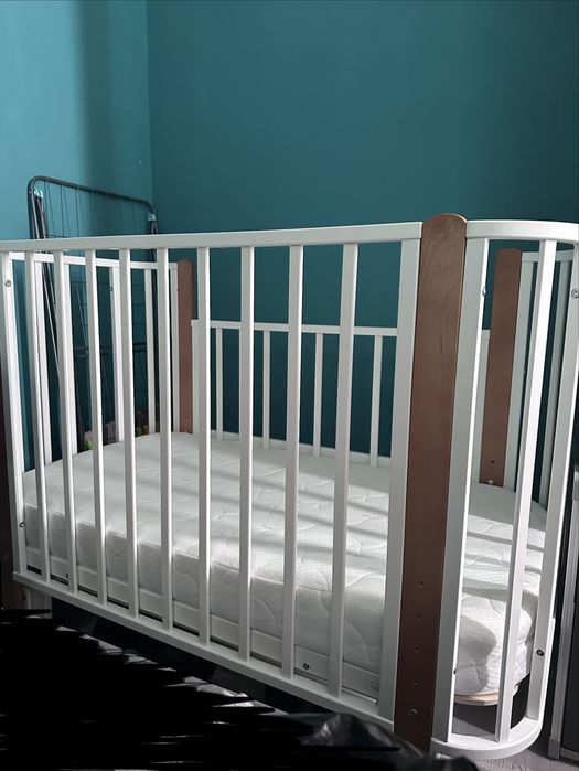 Продам кроватку детскую 125/65