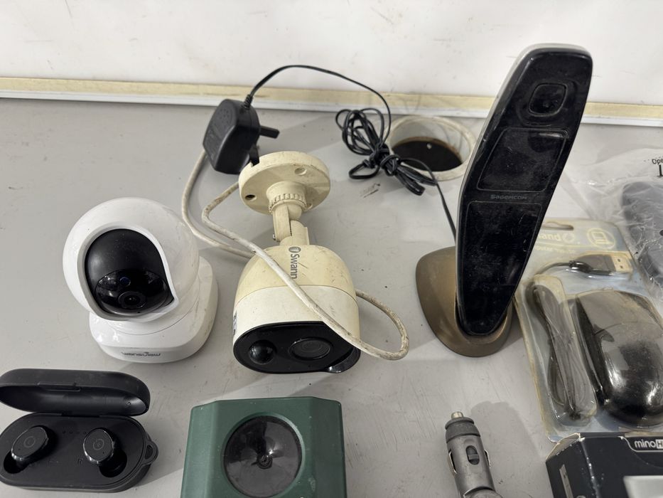 Камера, слушалки, микрофон и др - Лот Б-10