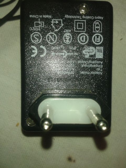 Продам зарядное устройство для моторолла, состояние: новое