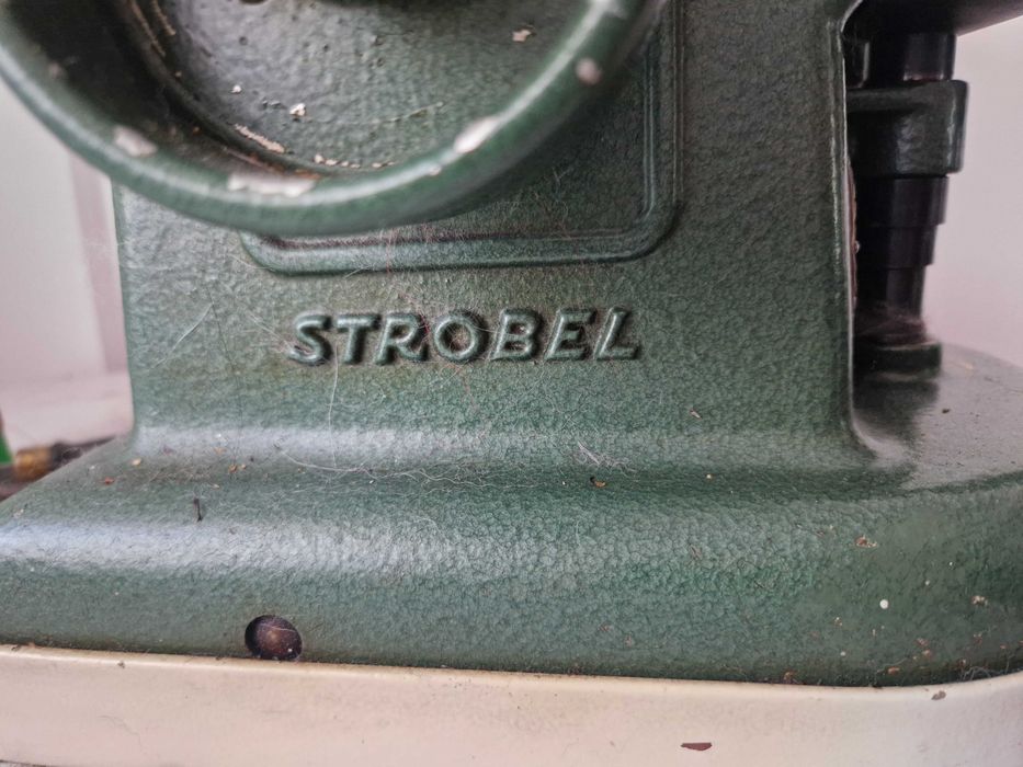 Masina de cusut blănuri Ștrobel