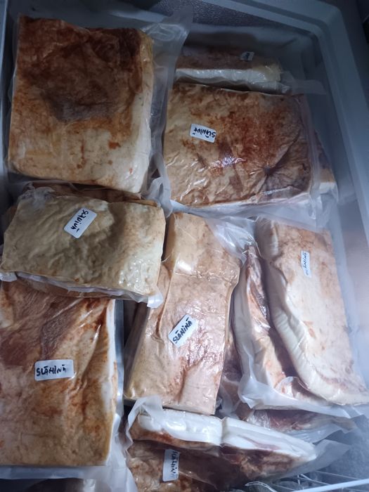 Vând slănină afumată