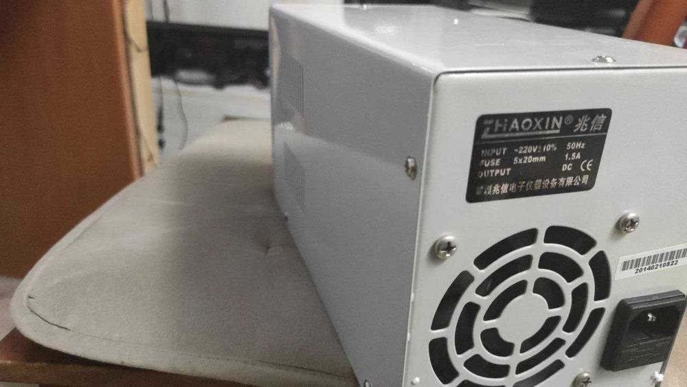 Vând sursă de laborator RXN303 0-30V , 3A