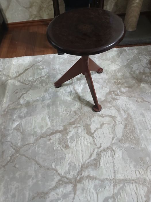 Стульчик для пианино