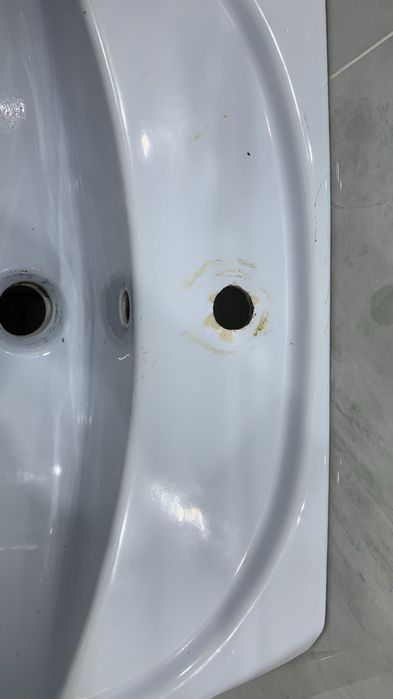 Раковина с ножкой