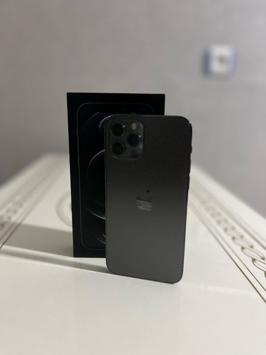 Айфон 12 про в идеальном состояний без царапин 128 гб