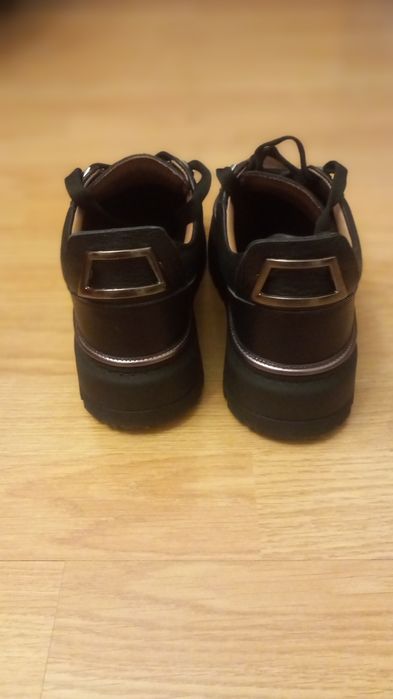 Естествена кожа, 38 номер -стелка 25 см. Цена 95.00 лв. Нови!