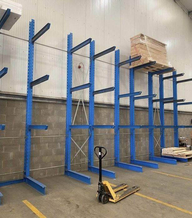 Rafturi metalice cantilever