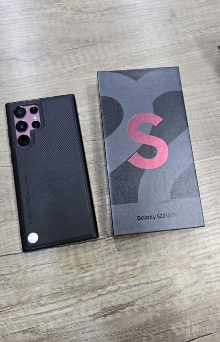 Продам свой сотовый телефон Samsung Galaxy S22 Ultra