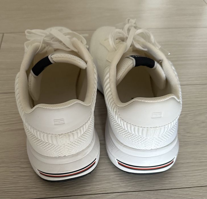 Adidasi Tommy Hilfiger originali!! Marimea 42
