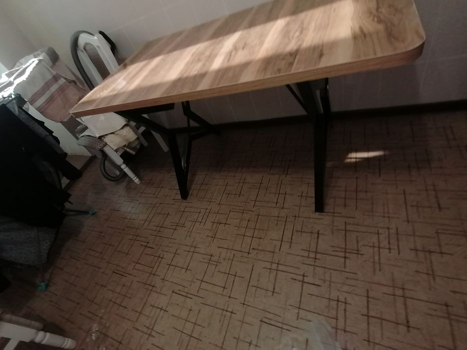 Столы и стулья разных размеров