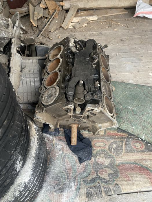 Тойота 200 матор 4.6обёьм