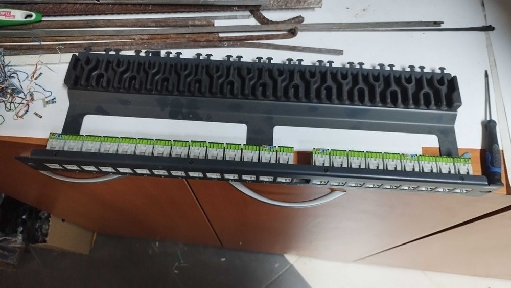 Пач панел 5е cat. - 24 порта за рак - сърварен шкаф 1U MMC