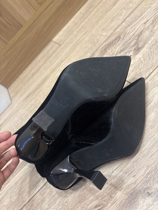 Продам ботильоны 35 р. Zara