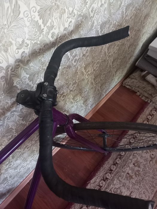 продается велосипед с фиксированной передачой