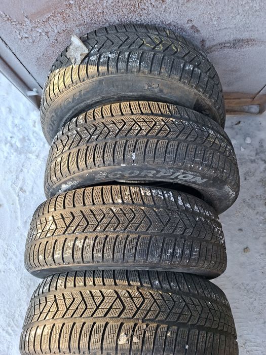 Продам шины. 235/60/19 пирелли