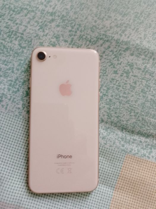 Айфон IPhone 8 .