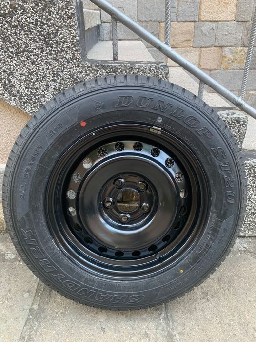 Всесезонна гyма с джанта 215/65/R16
