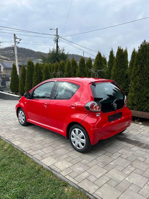 Toyota Aygo 2010 foarte economa