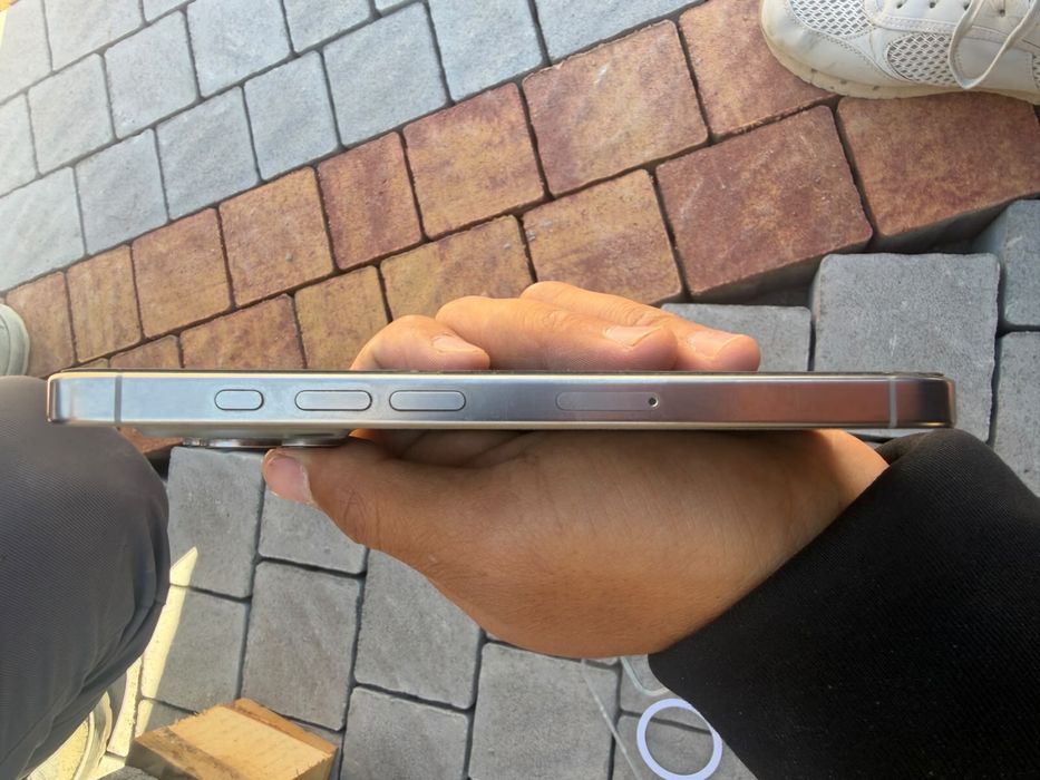 IPhone 16 pro с гарантией